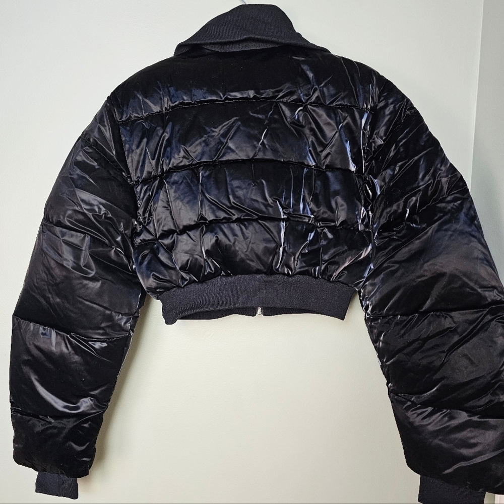 WE WORE WHAT Cropped Puffer Jacket in Black, Size Women's Small - Picture 6 of 14